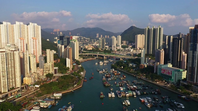 航拍香港著名的香港仔帆船港视频素材