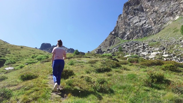 山徒步旅行视频素材