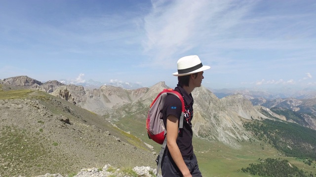 山徒步旅行视频素材