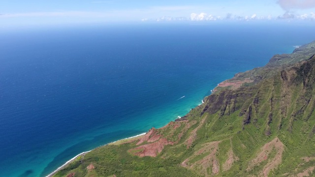 空中卡拉劳山谷，纳帕利海岸州立荒野公园视频素材