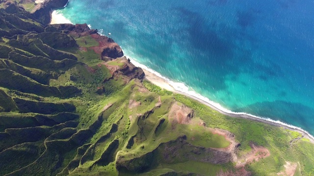 空中卡拉劳山谷，纳帕利海岸州立荒野公园视频素材