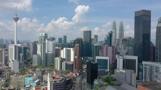 吉隆坡市区晴天市区交通街道道路空中全景4k马来西亚视频素材