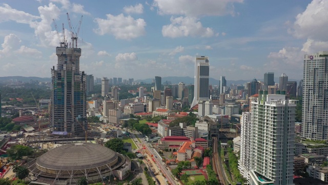 吉隆坡市晴天交通街道建设航拍4k马来西亚全景图视频素材