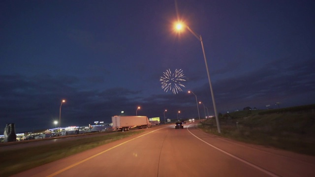 汽车在道路上视频素材