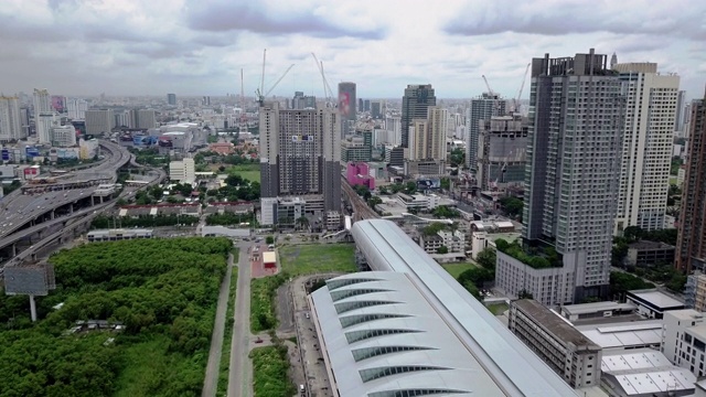 鸟瞰曼谷的城市和建筑，泰国。视频下载