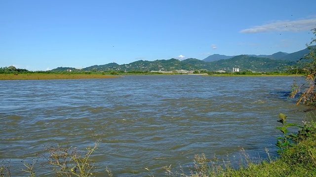 山区河流的观点。视频素材