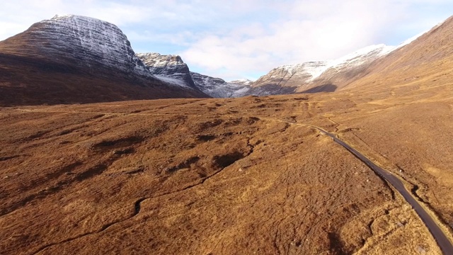 苏格兰高地的Aerial Bealach na Ba视频素材