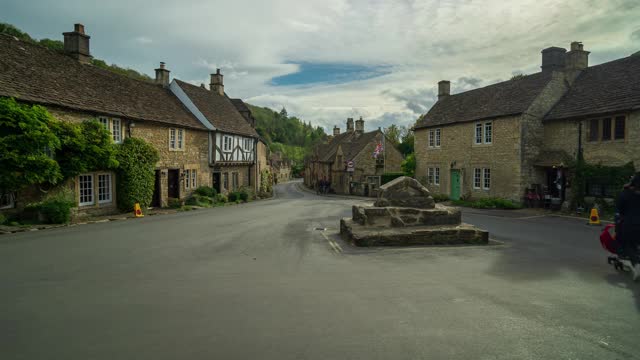 英国威尔特郡科茨沃尔德城堡库姆镇场景- 4k延时视频素材