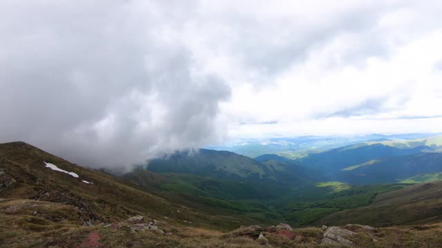 山脉鸟瞰图视频素材