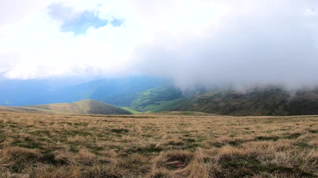 山脉鸟瞰图视频素材