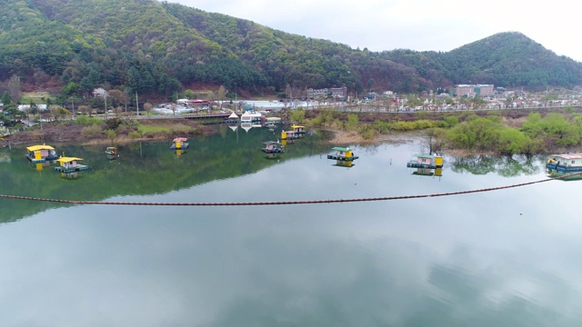 韩国江原道春川溪Uiamho湖钓鱼场所视频素材