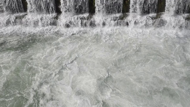 大坝水近距离鸟瞰图视频素材