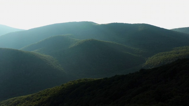 从阿默斯特县芒特普莱森特峰看到的科尔山，弗吉尼亚-空中-夏季视频素材