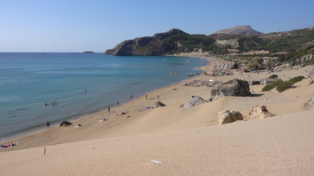 地中海，Tsampika海滩，海浪，海岸，阳光明媚的一天，罗德岛视频素材