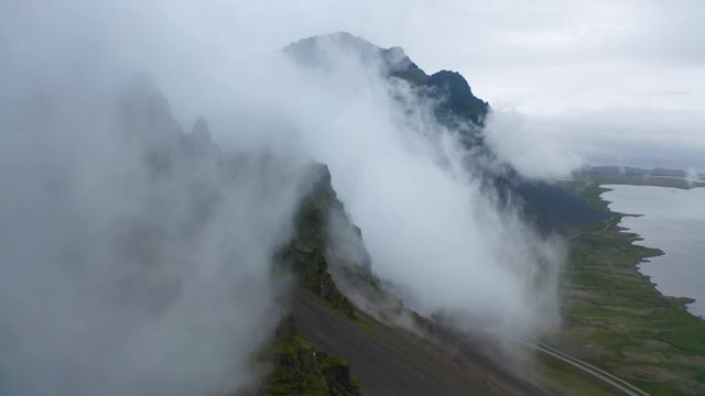 空中，波夫，云在山上移动，冰岛视频素材