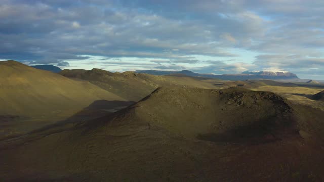 空中，波夫，冰岛贫瘠的火山景观视频素材