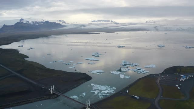 Aerial, pov, Jökulsárlón，冰岛冰川湖视频素材