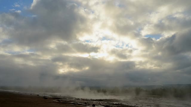 Strokkur Geysir, Haukadalur, Sudurland, 冰岛视频素材