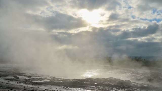 Strokkur Geysir, Haukadalur, Sudurland, 冰岛视频素材