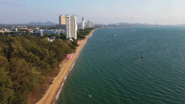 泰国春武里芭堤雅海滩鸟瞰图视频素材