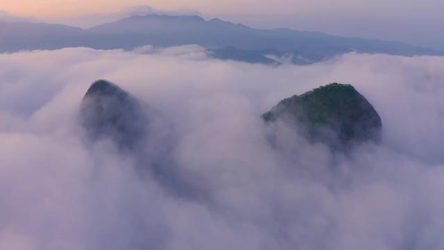 韩国全乐道市麦山省公园(济南郡)麦山山(马耳山)上空的云海视频素材