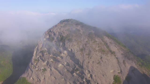 韩国全乐道市麦山省公园(济南郡)麦山山(马耳山)上空的云海视频素材