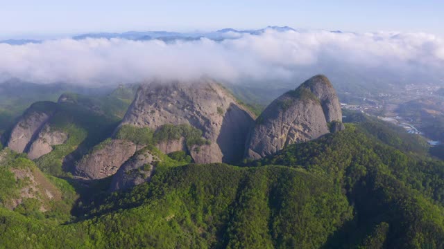 韩国全乐道市麦山省公园(济南郡)麦山山(马耳山)上空的云海视频素材