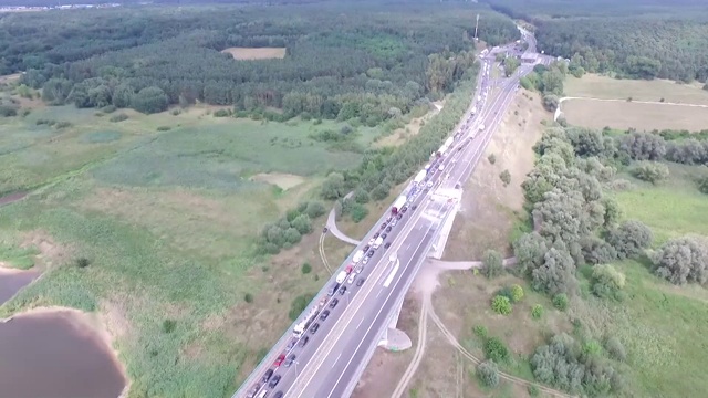 A4高速公路上的街道交通视频素材