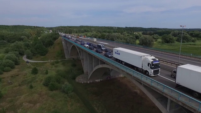 A4高速公路上的街道交通视频素材