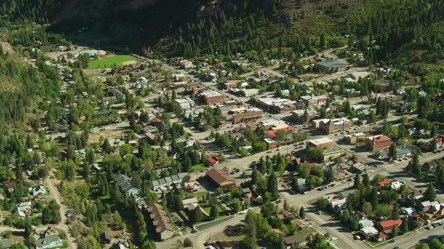 Ouray，科罗拉多州，从空中向上倾斜视频素材