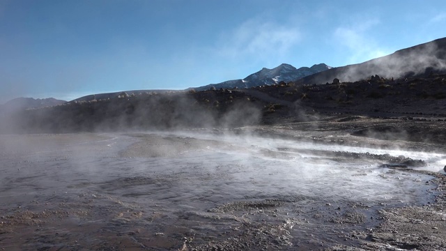 阿塔卡马沙漠的Fumaroles。智利。视频素材