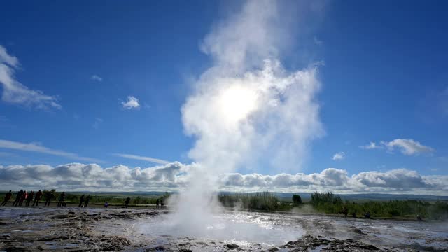 Strokkur Geysir, Haukadalur, Sudurland, 冰岛视频素材