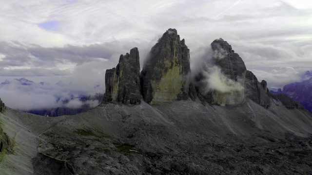 拉瓦雷多城市国家公园鸟瞰图。意大利Dolomiti。视频素材