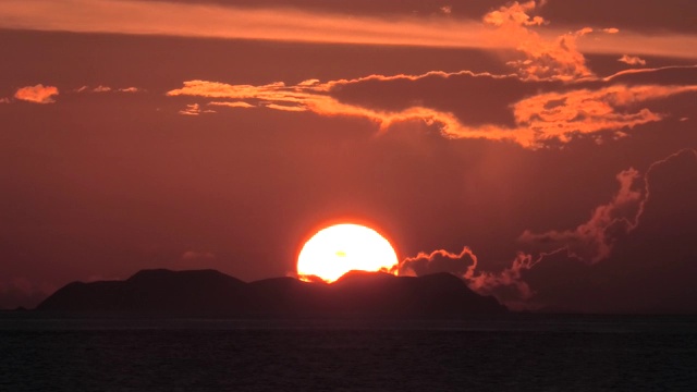 冲绳丰崎海滨公园的夜景视频素材