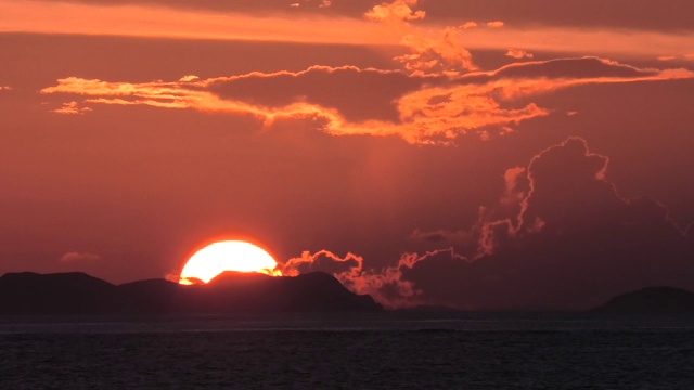 冲绳丰崎海滨公园的夜景视频素材