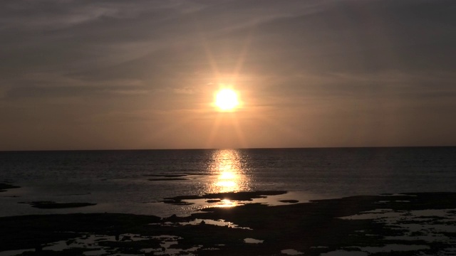 冲绳乌拉佐西海岸夜景视频素材