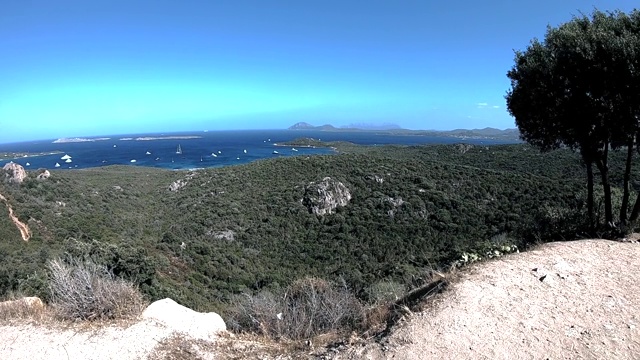 全景在翡翠海岸，撒丁岛，意大利视频素材