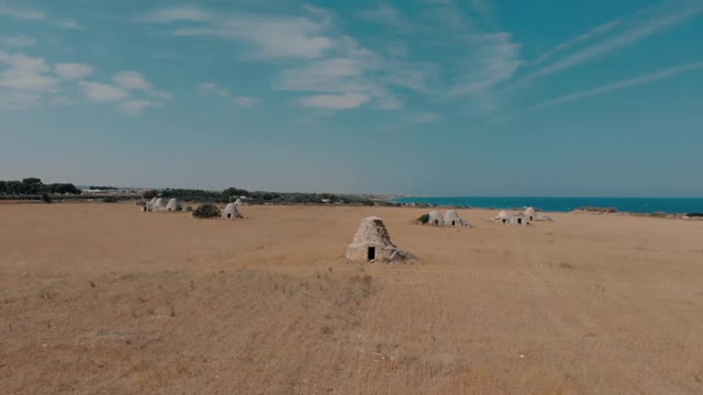 普利亚的特鲁利。意大利阿普利亚地区的古特鲁利建筑。视频素材