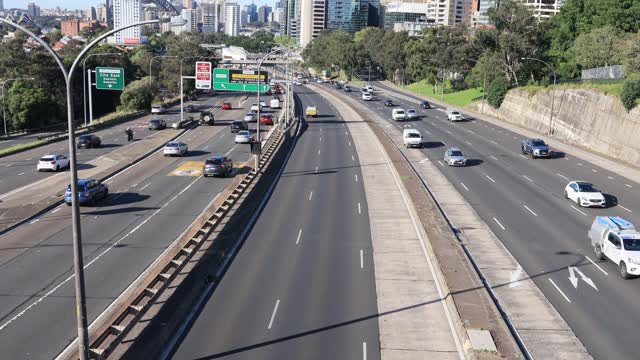 向北的道路没有天空视频素材