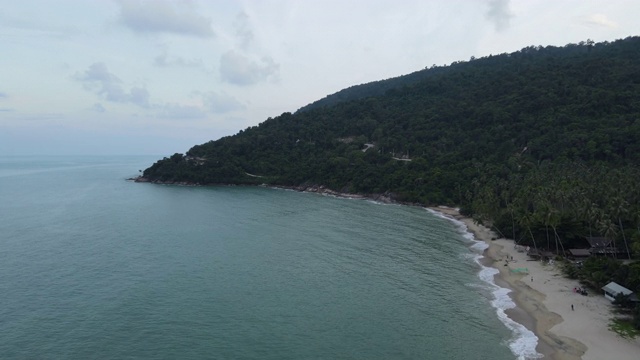 泰国那空西达马拉省坎诺区通易海滩鸟瞰图视频素材