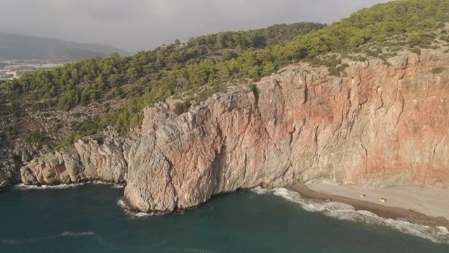 海面和波浪的空中海滩视频素材