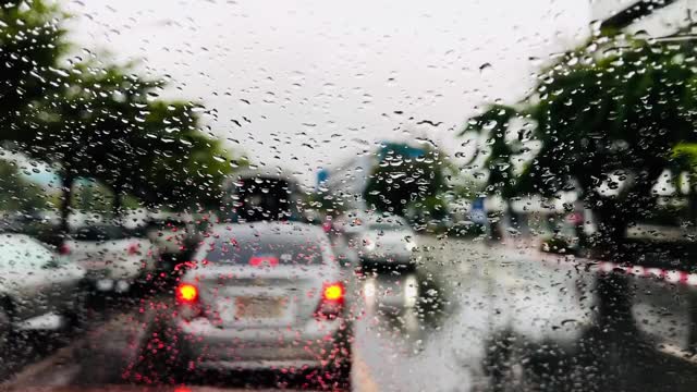 雨天交通堵塞视频素材