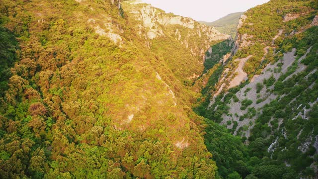 米洛波达莫斯海滩的峡谷视频素材