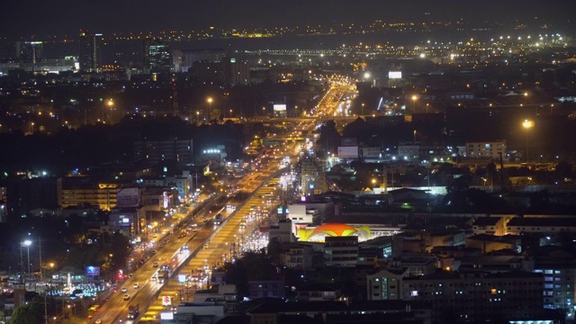 鸟瞰图繁忙的汽车与交通堵塞在高峰时间在高速公路道路街道视频素材