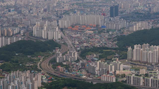 从锡江山/东谷，大田，韩国市中心的景色视频素材