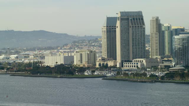 圣迭戈湾岸边的空中、波夫、摩天大楼视频素材