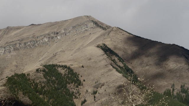 天气越过山顶视频素材