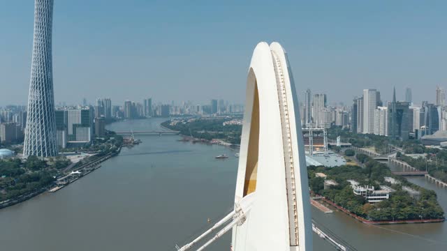 桥上交通鸟瞰图视频素材