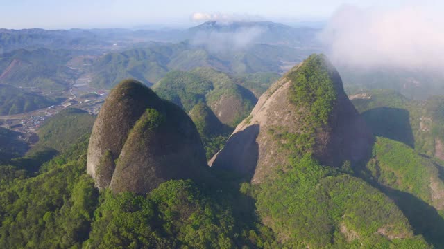 韩国全乐道市麦山省公园(济南郡)麦山山(马耳山)上空的云海视频素材