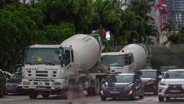 暮光新加坡市中心交通街道全景，时间跨度为4k视频素材